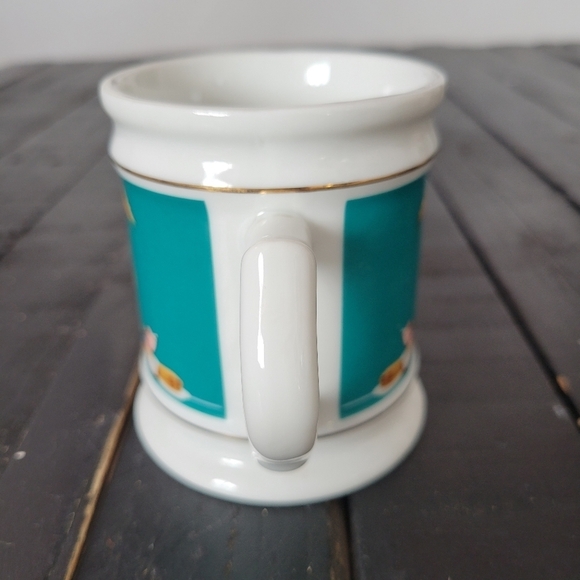 Gold Medal Vintage The Corner Store Porcelain Mug 1982 Collectors Studio Coffee - Picture 4 of 6